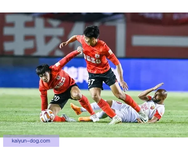 上海海港边路突破持续发力，球队状态回暖迎来连胜佳绩