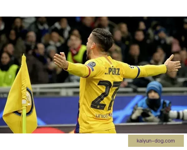 托比亚斯欧冠首秀表现值得关注，展现出潜在竞争力