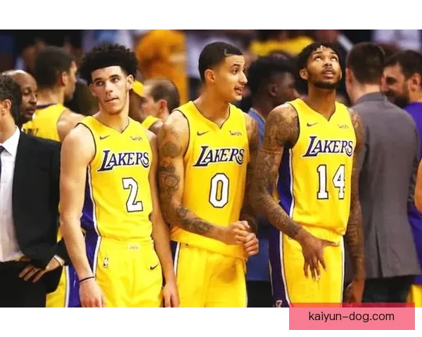 阿克防守数据表现稳健，帮助球队稳固后防线，继续贡献稳定防守能力