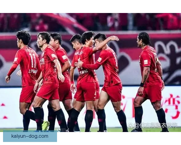 中超赛季排名分析：各队表现稳健，竞争格局愈加明朗